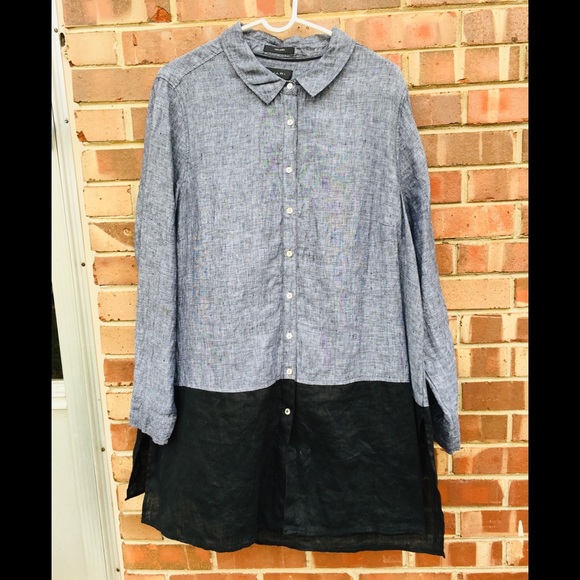 Tahari Tops - Tahari linen button down